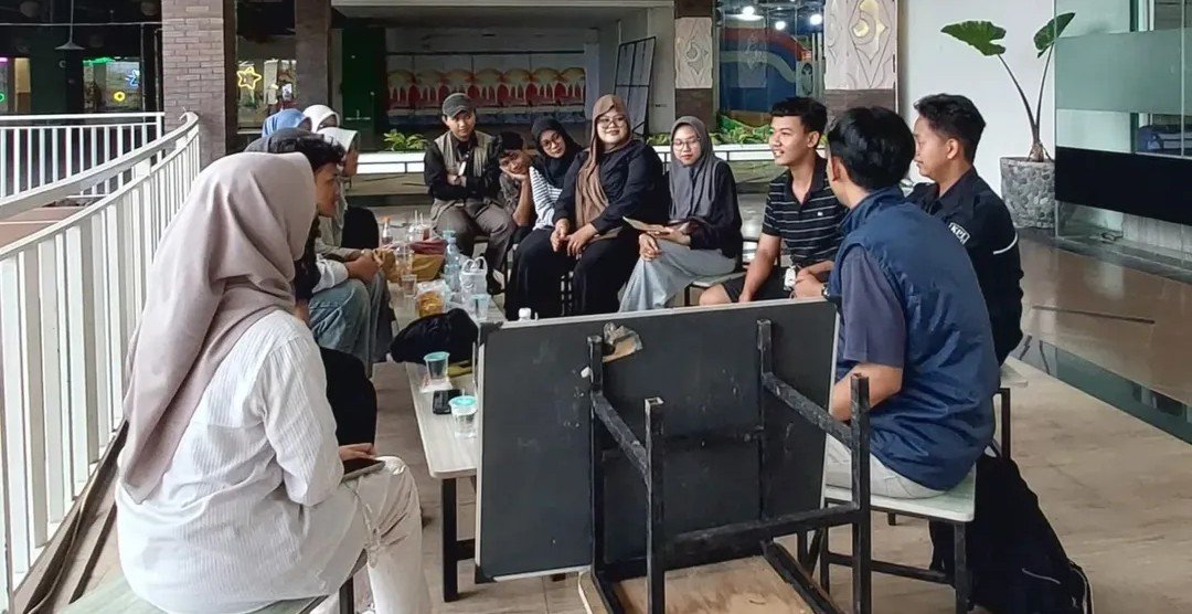 Divisi Lensa Senja Telah Melaksanakan Kajian dan Hunting Fotografi di Grage City Mall